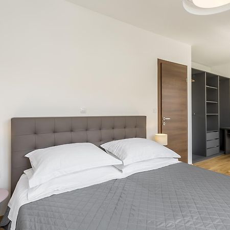 Luxury 3 Bed Apartment, Large Terrace, Pool, Close To Beach And Split! Podstrana Eksteriør billede