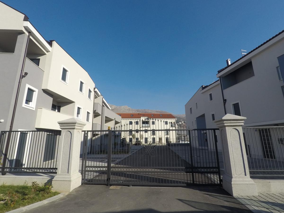 Luxury 3 Bed Apartment, Large Terrace, Pool, Close To Beach And Split! Podstrana Eksteriør billede