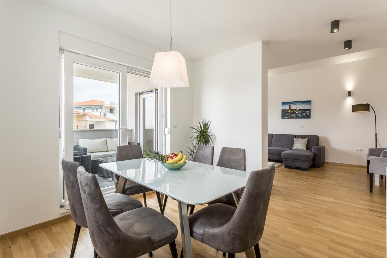 Luxury 3 Bed Apartment, Large Terrace, Pool, Close To Beach And Split! Podstrana Eksteriør billede