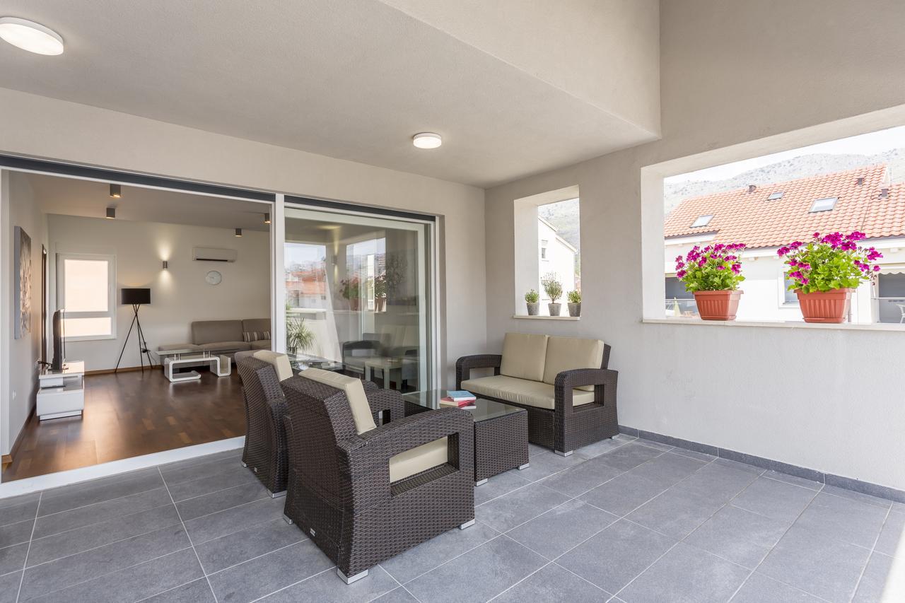 Luxury 3 Bed Apartment, Large Terrace, Pool, Close To Beach And Split! Podstrana Eksteriør billede